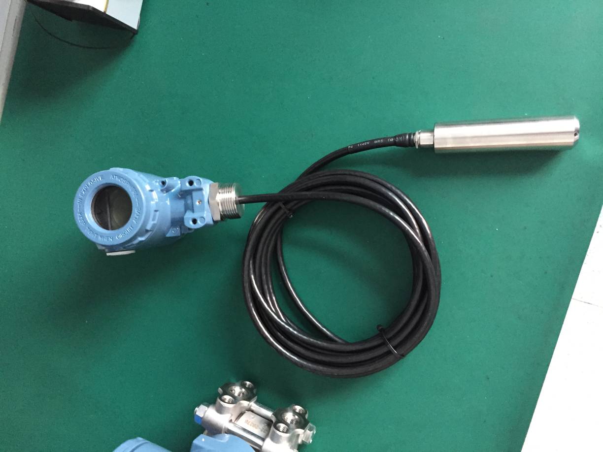 投入式液位變送器